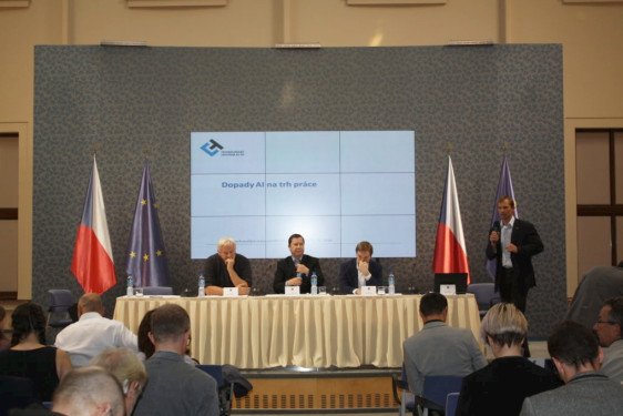 Úřad vlády uspořádal workshop k analýze stavu umělé inteligence v ČR